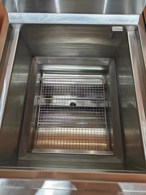 Riscaldamento a gas 220V Pannello del computer digitale Una pentola Due cestini Apri frigorifero
