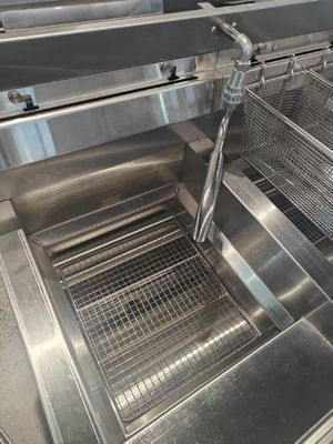 Macchina per la frittura a fondo 2 Fritura aperta a olio con patatine di gas