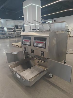 Pannello di computer digitale Due pentole Quattro cestini Frittatrice automatica GAS Frittatrice aperta