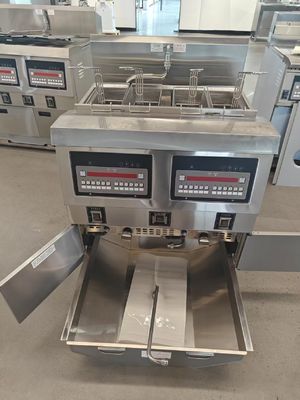 Pannello di computer digitale Due pentole Quattro cestini Frittatrice automatica GAS Frittatrice aperta