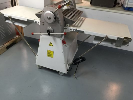 520mm Roller Size Deag Press Sheeter Machine per una preparazione veloce e facile della pasta
