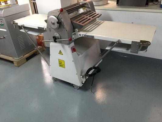 520mm Roller Size Deag Press Sheeter Machine per una preparazione veloce e facile della pasta