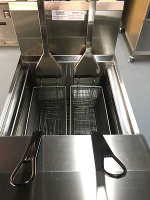 Fritura elettrica commerciale con patatine aperte eleva l'efficienza dei ristoranti